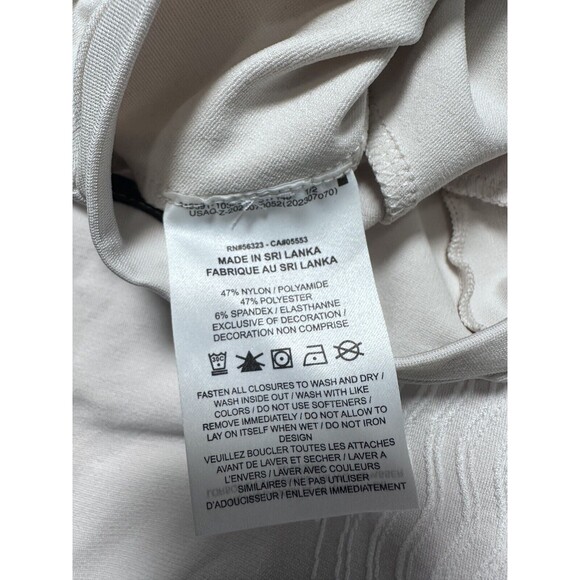 NIKE Women's Dri-FIT ADV Run Division Engineered Running  Jersey top FN2581 104 - Picture 13 of 14